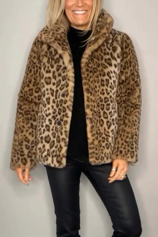 Abrigo Femenino Estampado Leopardo con Solapa y Cuero Sintético - Image 10