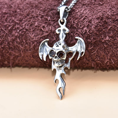 Dije Calavera con Alas de Demonio en Plata Esterlina 925 Personalizado