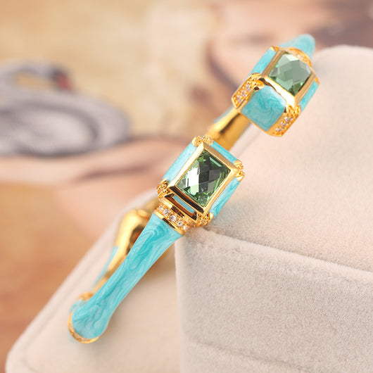 Pulsera de Bambú Pintada a Mano con Esmalte Nacarado - Image 3