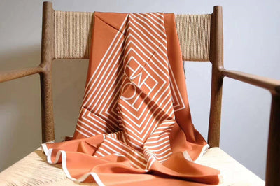 Pañuelo de Seda con Rayas para Mujer - Image 8