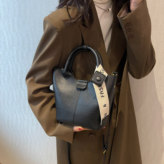 Bolsa Bandolera Tipo Cubo de Una Sola Correa