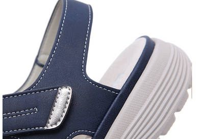 Sandalias Deportivas de Cuero para Mujer con Cuña Ligera y Velcro - Image 7