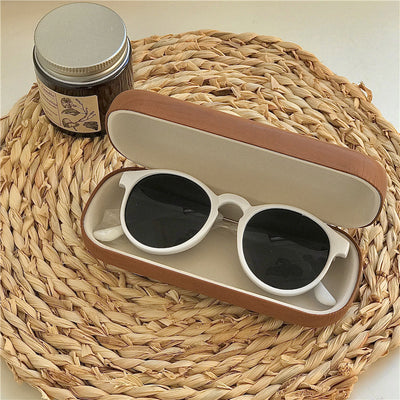 Estuche para Gafas de Diseño Literary con Textura de Madera - Image 5