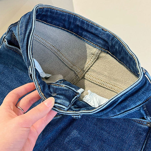 Jeans Vintage Artesanales con Bordado y Lavado Cálido - Image 3