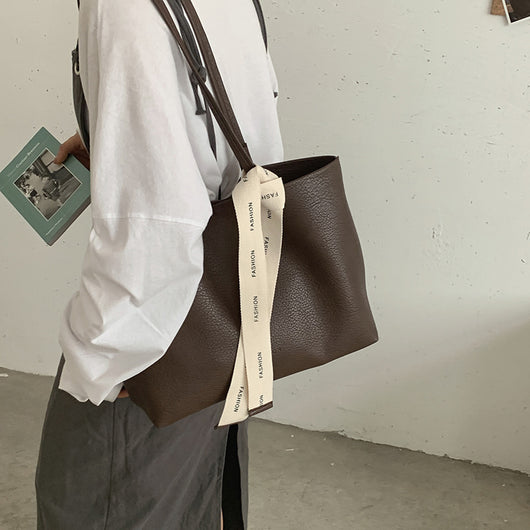 Bolso de Cuero Retro para Mujer - Diseño Clásico y Versátil - Image 3