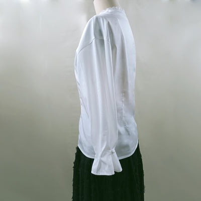 Blusa Blanca de Encaje con Cuello V, Fibra de Rosa y Aroma Floral - Diseño Premium - Image 10