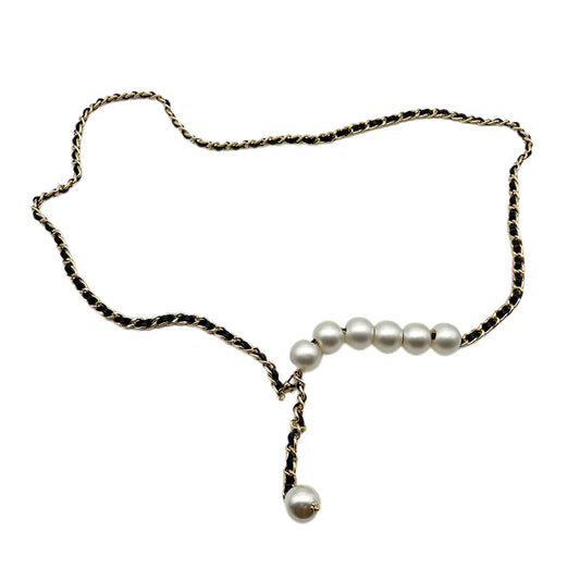 Cinturón Cadena Trenzada de Perlas y Metal Elegante