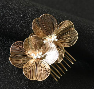 Peineta Nupcial de Flores Doradas - Accesorio de Ensueño para Novia - Image 6