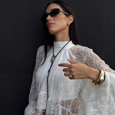 Blusa de Trabajo Blanca con Encaje Jacquard y Cuello Alto - Image 4