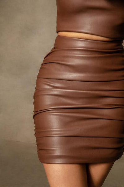 Conjunto de Dos Piezas Falda Corta Strapless en Cuero PU - Image 8