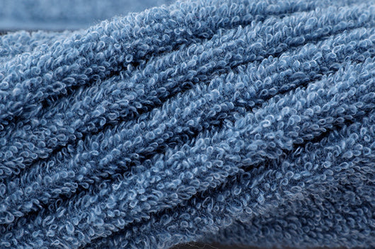 Toalla Gruesa de Moda Oscura - Súper Absorbente y Suave - Image 16