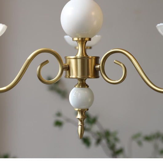 Lámpara Colgante Vintage Francesa Cristal Lechoso con Detalles en Cobre - Image 7