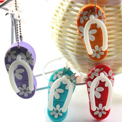 Zapatos de Playa Creativos con Diseño Personalizado y Memoria USB - Image 9