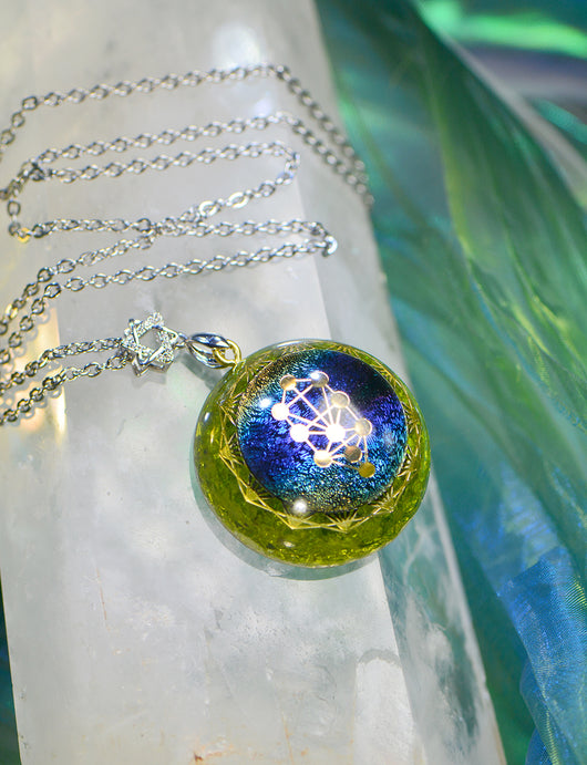Collar de Cristal Verde de Alta Frecuencia - Image 6