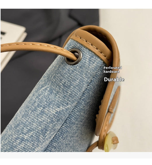 Bolsa Mensajera de Mezclilla Vertical con Botón de Cuerno para Celular Mujer - Image 10