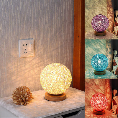 Lámpara LED Sepak Takraw Cielo Estrellado USB - Luz Nocturna Infantil de Mesita