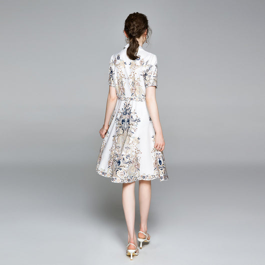 Vestido Corto Estilo Celebridad con Estampado y Cuello Solapa - Image 4