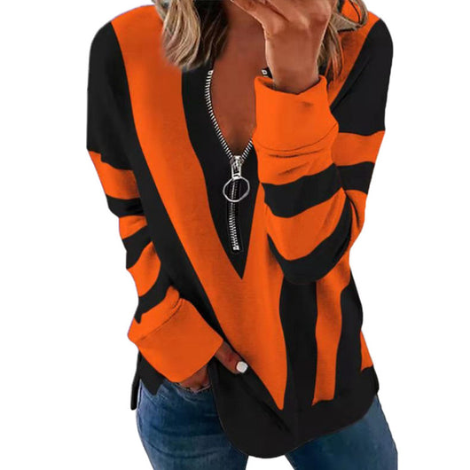 Playera de Manga Larga con Estampado V y Cierre en Pecho - Image 11
