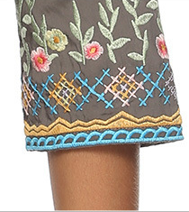 Blusa Bordada para Mujer con Corte Versátil Ajustado y Suelto - Image 12