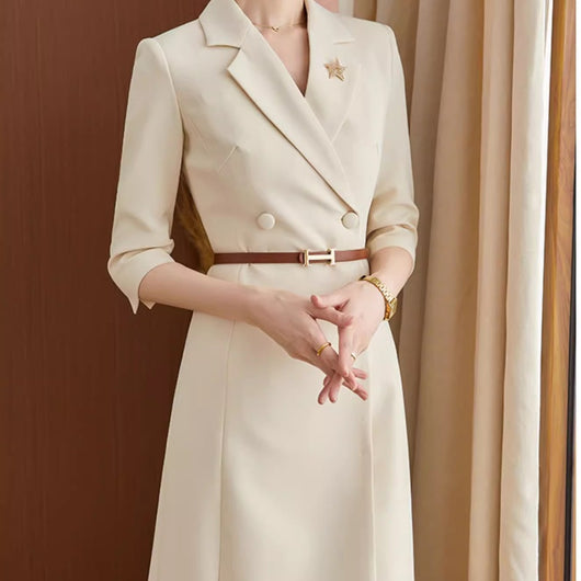 Traje Blanco Ejecutivo de Elegancia Profesional - Image 3