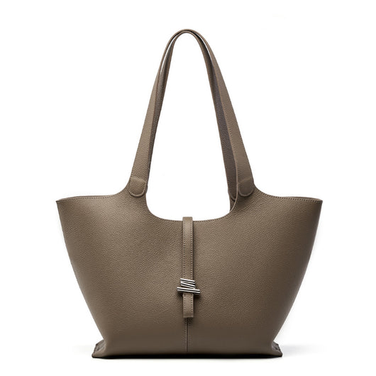 Bolso Bandolera Portátil de Cuero Genuino con Detalles Artesanales - Image 6