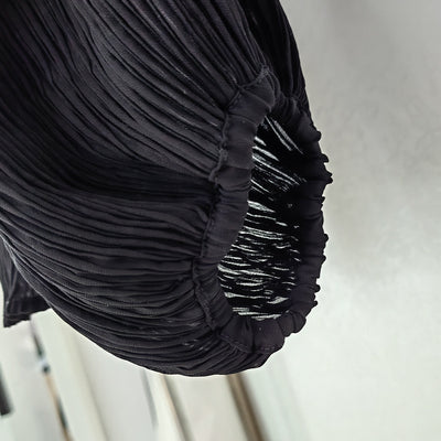Blusa Elegante con Cuello Volante, Cordones y Mangas Farol Plisadas - Image 10