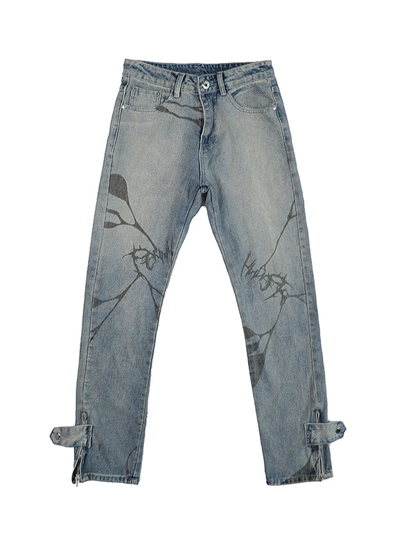 Calça Jeans Reta com Estampa de Espinhos e Detalhes Desgastados