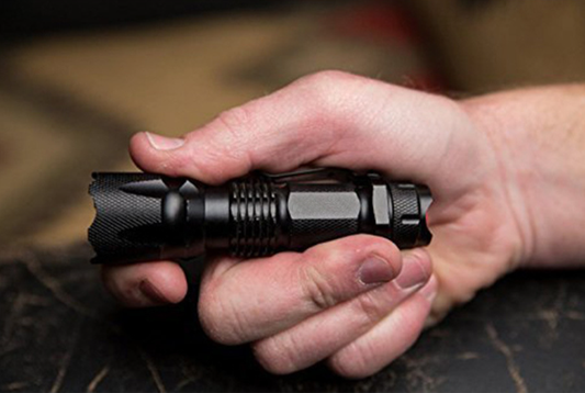 Linterna LED Telescópica Recargable con Zoom y Luz Ultra Potente - Image 2