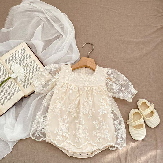 Mono de Bebé Niña con Malla Bordada y Diseño Elegante - Image 2