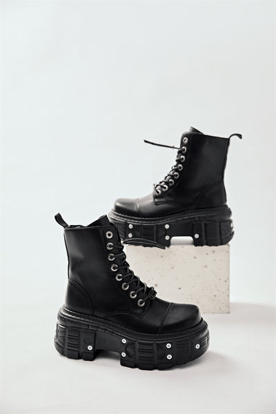 Botas Martin Punk para Mujer - Cuero Auténtico Estilo Alternativo - Image 9