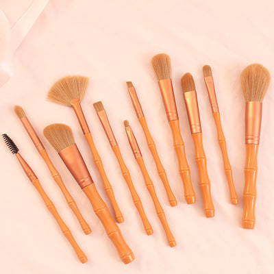Set de 11 Brochas de Maquillaje con Mango de Bambú y Cerdas Suaves - Image 4