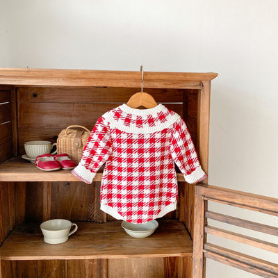 Mameluco Triangular de Punto para Bebé Niña - Diseño Cuadros Otoñal en Rojo - Image 11