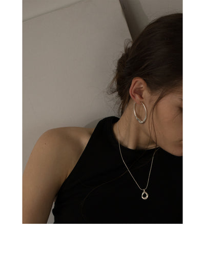 Collar Cadena Hueso de Serpiente Oro con Dije Redondo Irregular para Mujer - Image 17