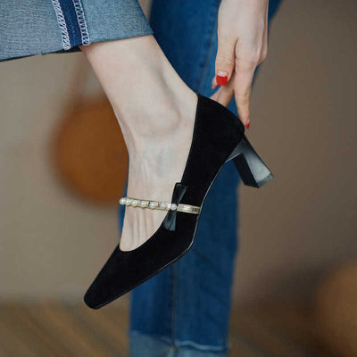 Tacones Altos Slip-On con Moño y Detalles de Perlas en Cuero - Image 9