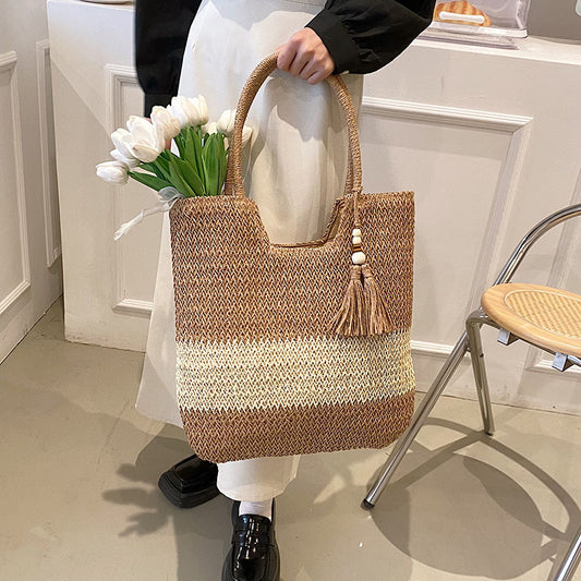 Bolso Tejido para Hombro con Decoración de Borlas - Diseño Minimalista