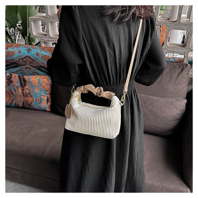 Bolsa Crossbody de Cuero PU con Pliegues Cloud - Elegante y Versátil - Image 15
