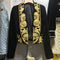 Abrigo Corto Negro Estilo Court con Flores Bordadas
