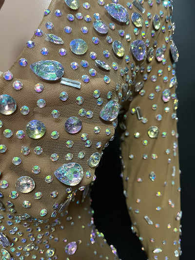 Vestido Largo Elegante Backless con Diamantes Brillantes y Manga Larga - Image 8