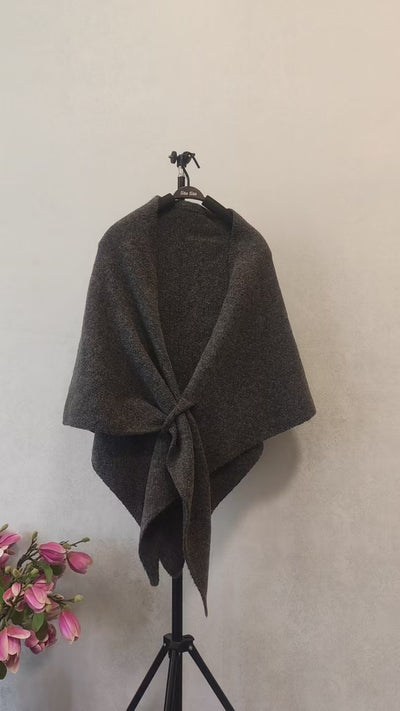 Chal Triangular de Lana Tejida - Bufanda Elegante y Abrigadora - Image 10