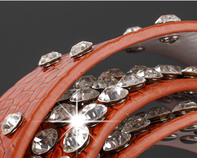 Cinturón para Mujer de Cuero Ancho Brillante con Tachuelas de Diamante - Image 12
