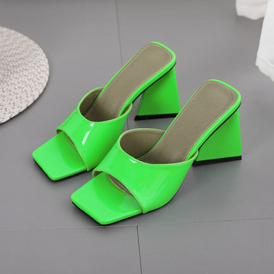 Zapatos de Tacón Cuadrado Triangular Grueso - Estilo Europeo Talla Grande 36-42 - Image 7