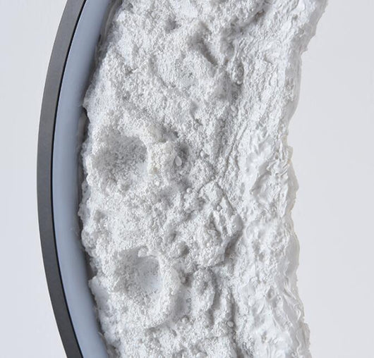 Lámpara de Mesa Nórdica Diseño Luna Creciente para Dormitorio - Image 11