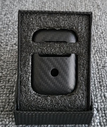 Estuche Protector de Fibra de Carbono para Auriculares Bluetooth - Image 2