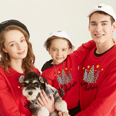 Conjunto Familiar Navideño con Estampado de Árbol y Letras - Image 3