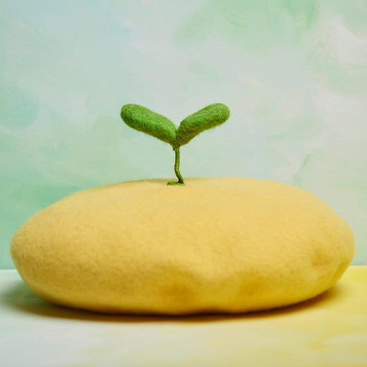 Boina Artesanal de Fieltro de Lana con Brote Verde - Diseño Versátil - Image 11