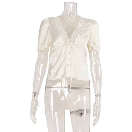 Blusa Ajustada con Escote V y Detalles de Encaje - Image 9