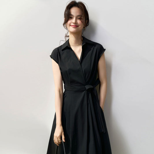 Vestido Camisero Ajustado de Algodón con Pliegues Simétricos y Corte Vertical