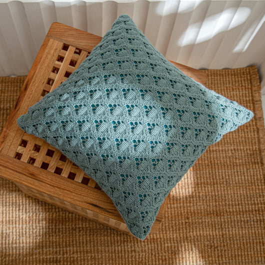 Funda de Almohada Decorativa de Acrílico con Diseño de Agujeros - Image 3