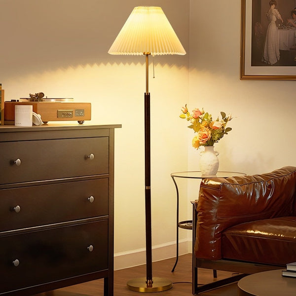 Lámpara de Pie Vintage con Pliegues - Iluminación Elegante de Diseño Retro