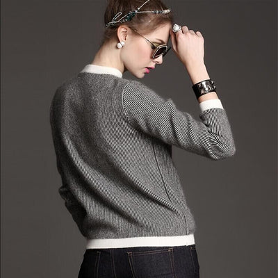 Suéter Holgado de Cuello Abierto con Rayas Versátil - Image 9